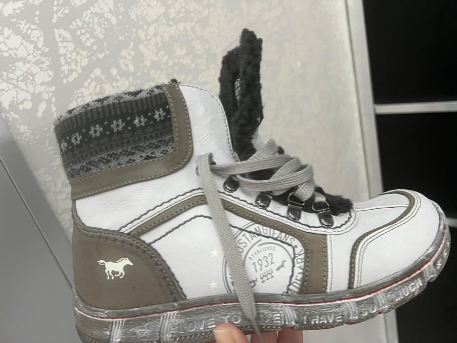 Vând botine noi dama de iarna