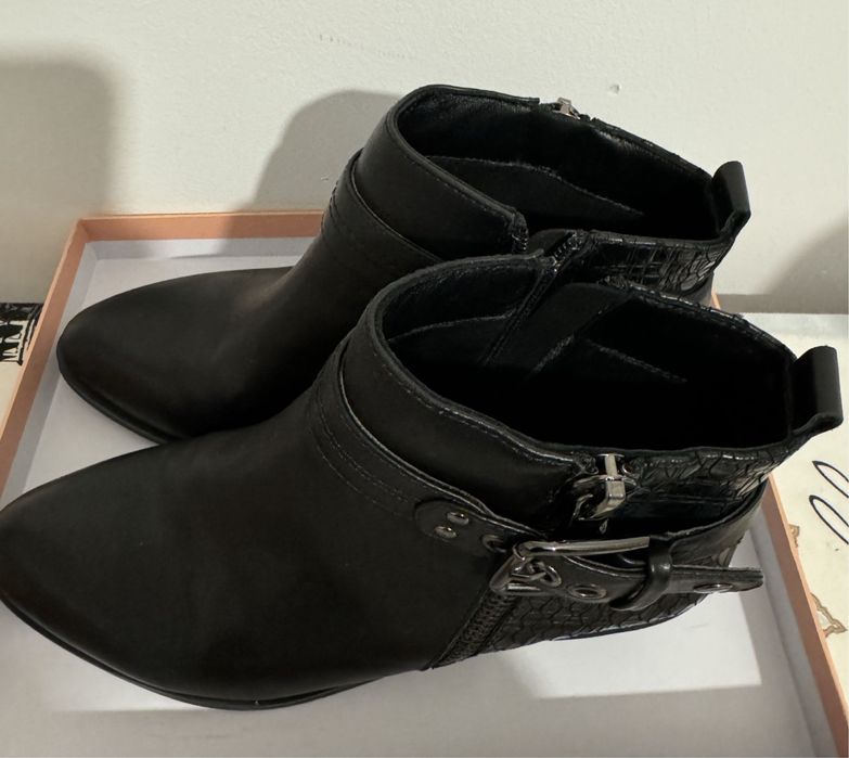 Ghete piele naturala Alma en Pena