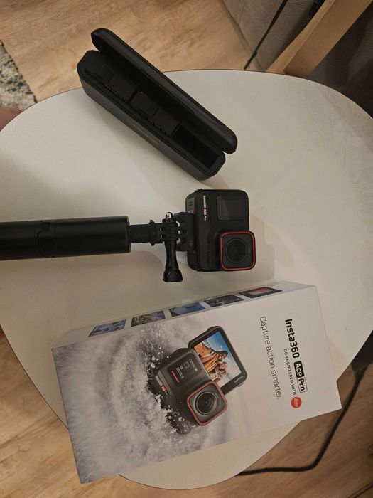 Vand INSTA 360 ACE PRO+Accesorii