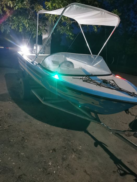 Vand barca cu motor 25 cai
