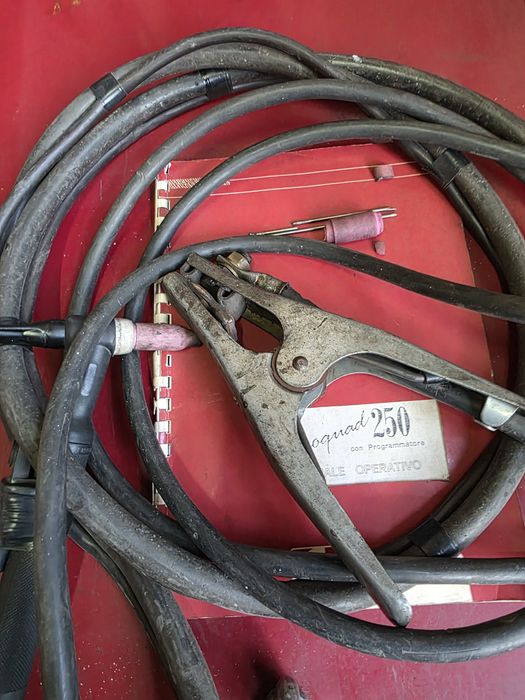 Заваръчен апарат професионален италиански в идеално състояние