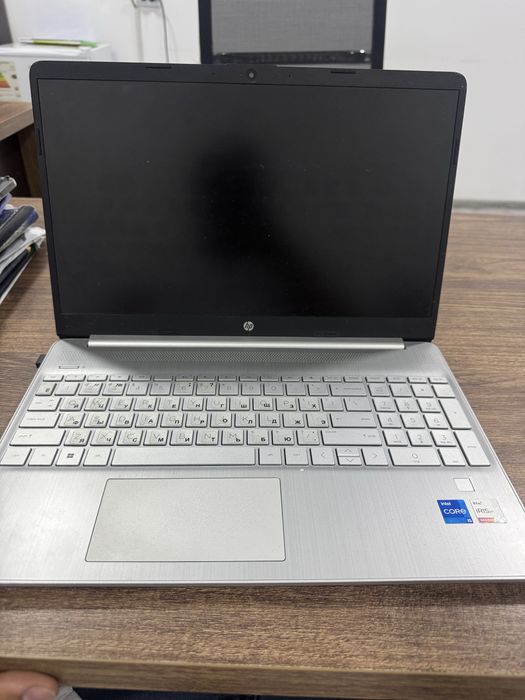 Noutbook sotiladi hp 15 dy2193 dx