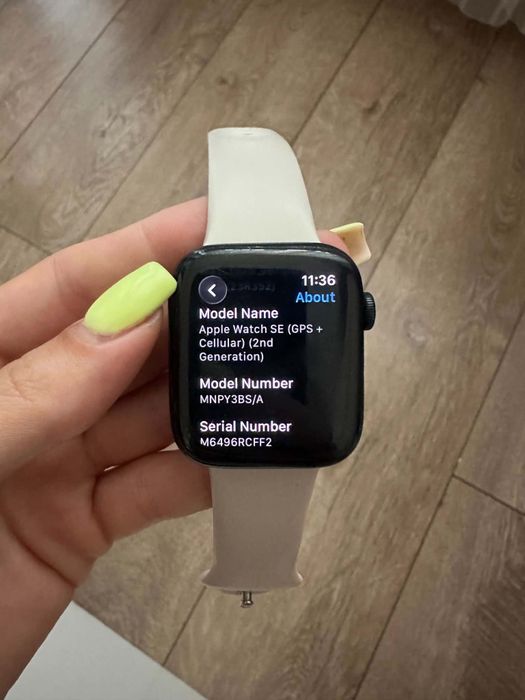 Продавам iwatch SE 2nd 40 mm