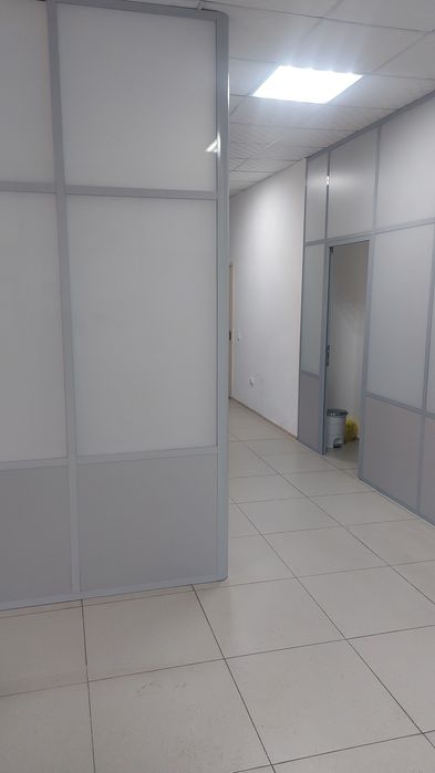 Офисной металлические перегородка