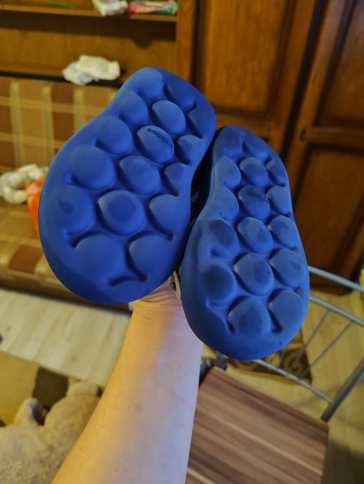 Adidași albi adidas 25