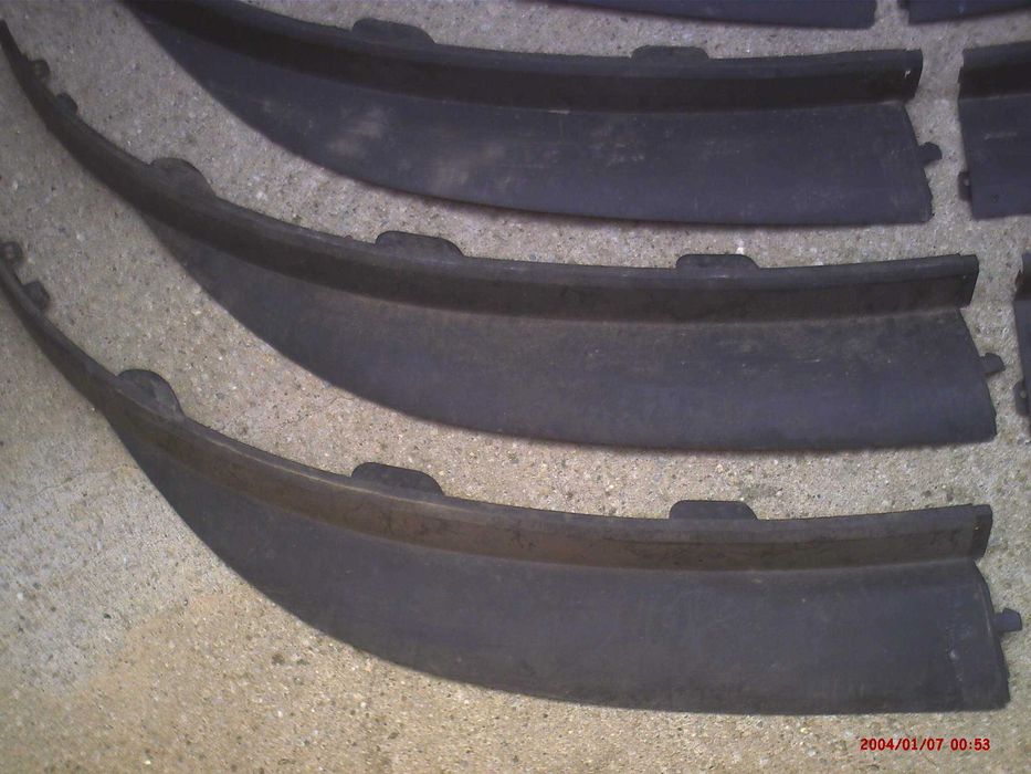 extensii - spoiler sub bara Opel Astra J 50 lei