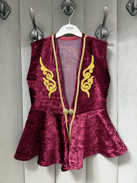 Казахская национальная жилетка и платье