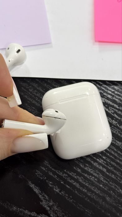 AirPods наушники