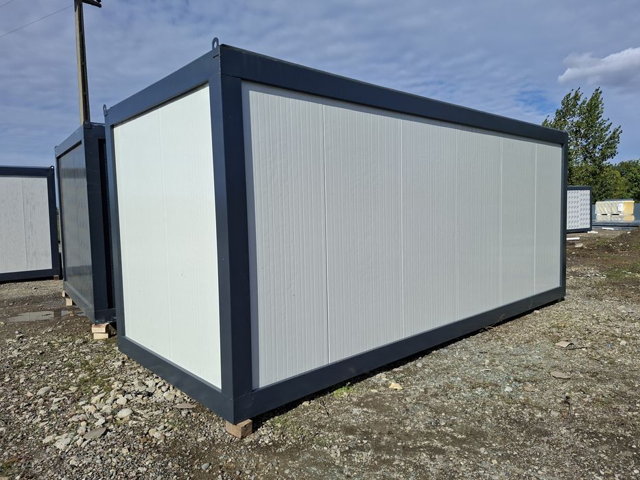 Vand containere diferite modele si dimensiuni  cum dorește clientul