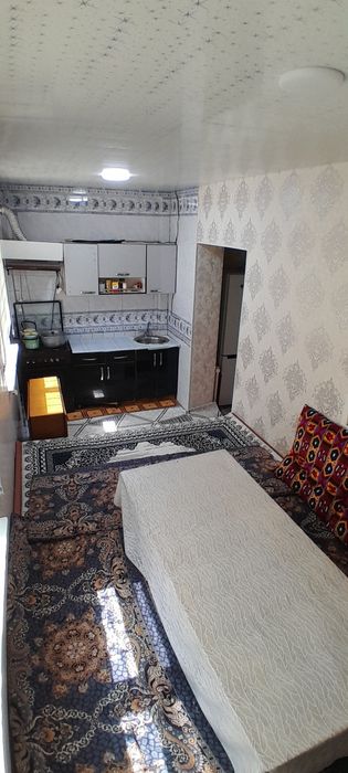 Uy sotiladi 1 etaj 2 xona