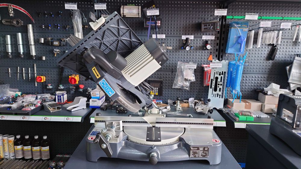 BETA PLUS - Masina de debitat portabila cu cap inclinabil Ø 300 mm