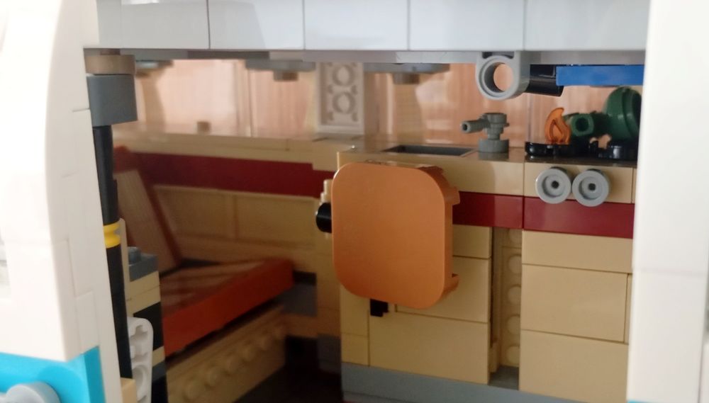 Голубой фургончик Lego