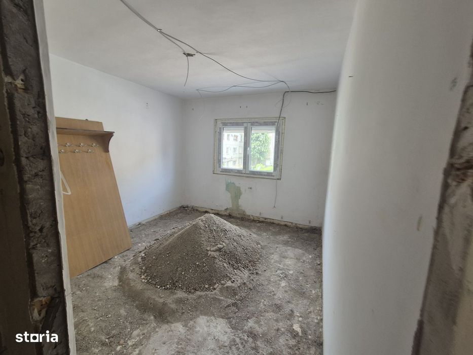 Apartament 3 camere et.1 Luncă