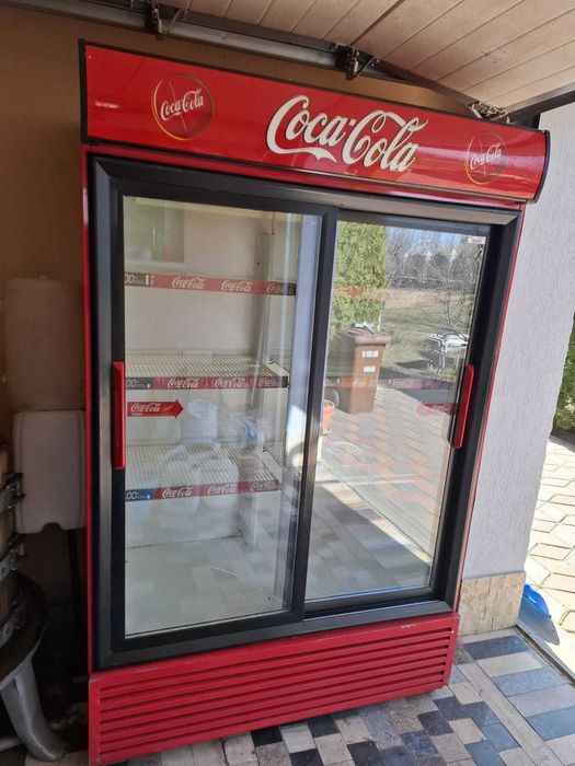 Frigider pentru băuturi cu 2 uşi din sticlă