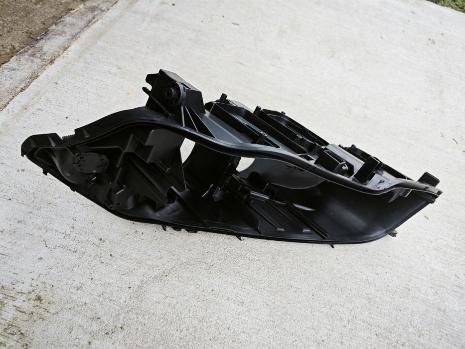Корпус ляв фар  Мерцедес w221 фейс