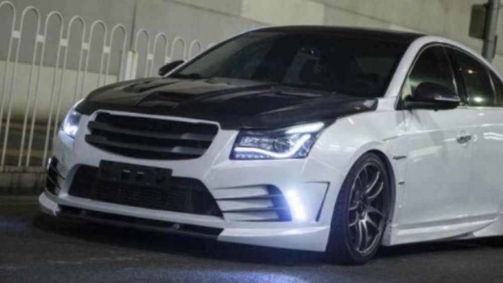 Продам обвес на шевролет Круз