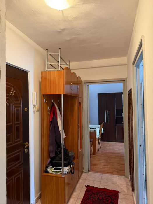 Inchiriez apartament 2 camere zona centrala