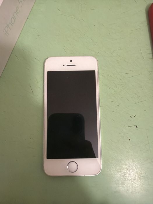Iphone 5s 16gb с коробкой