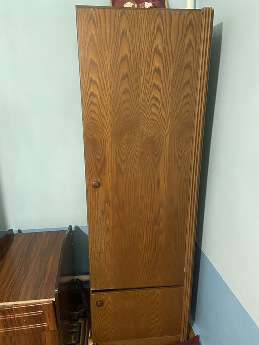 Шкаф билан тумбичка сотилади холати яхши