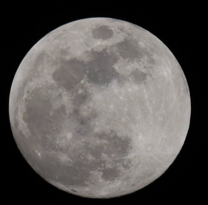 Продам объектив в идеальном качестве