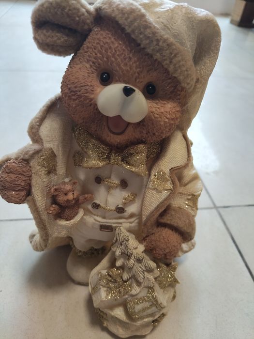 Мече много красиво