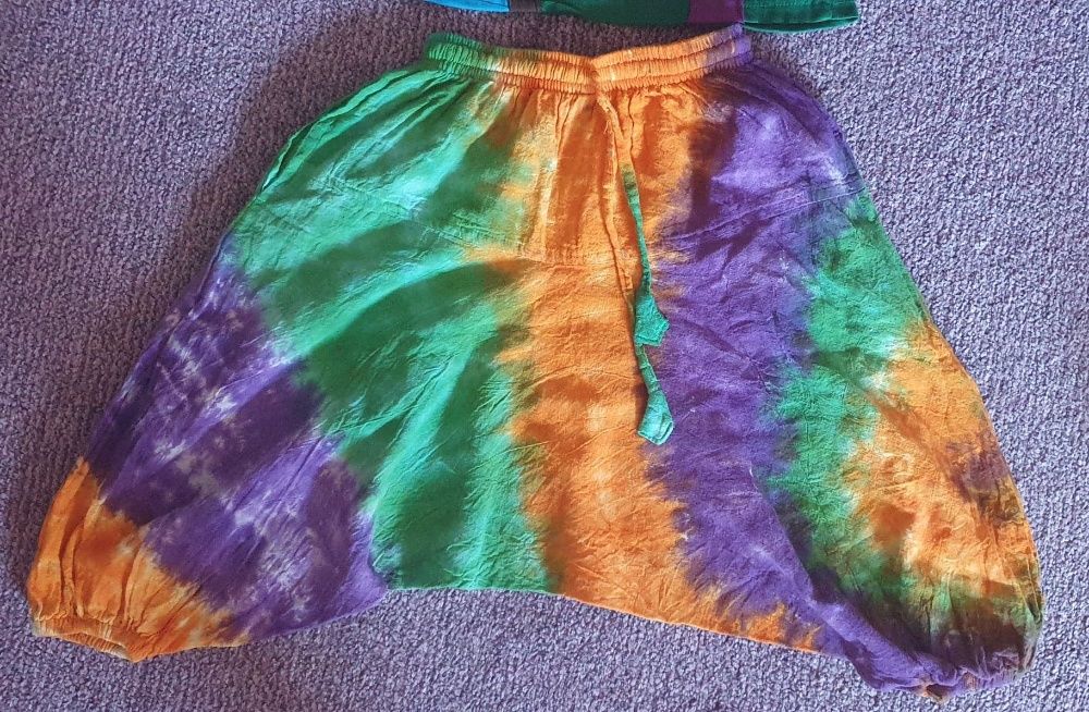 Outfit de fetita 6-7 ani hippie, complet pantalon salvari si maiou