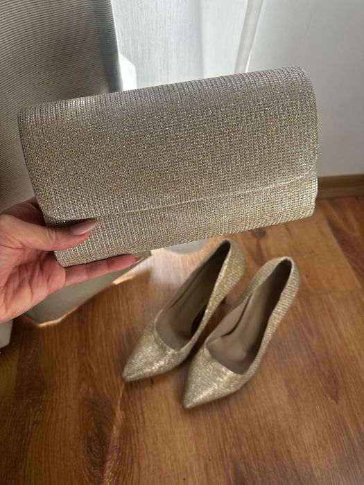 Златни токчета с чанта