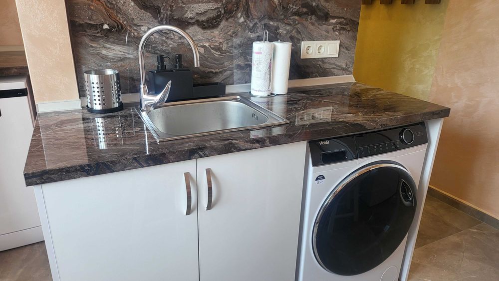 Дава се под наем Тристаен апартамент в София, Връбница 2 - 110 кв.м за 900 € - Снимка #16