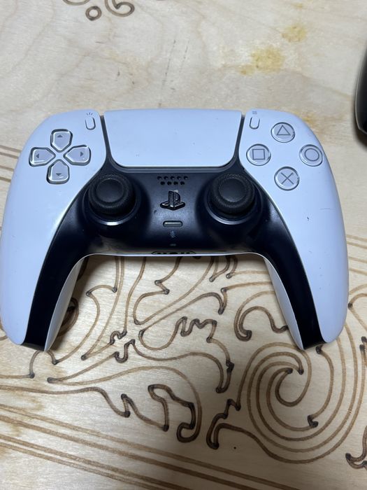 Плейстейшен5.