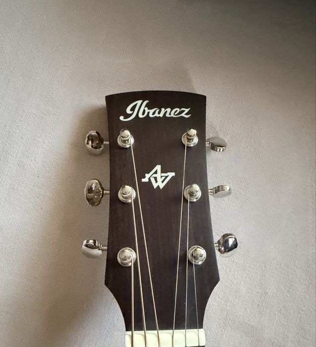 Акустична китара Ibanez