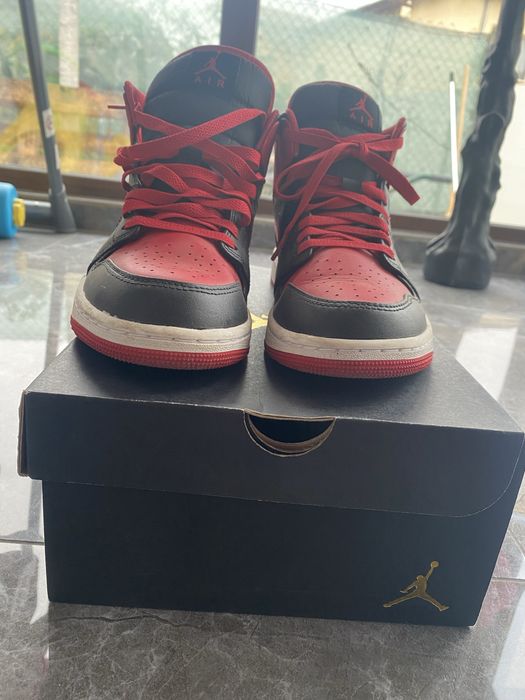 Оригинални мъжки обувки Nike Air Jordan 1 MID