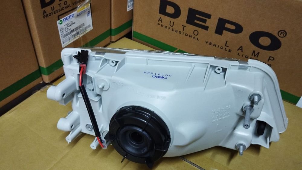 Ниссан максима фара депо Тайвань