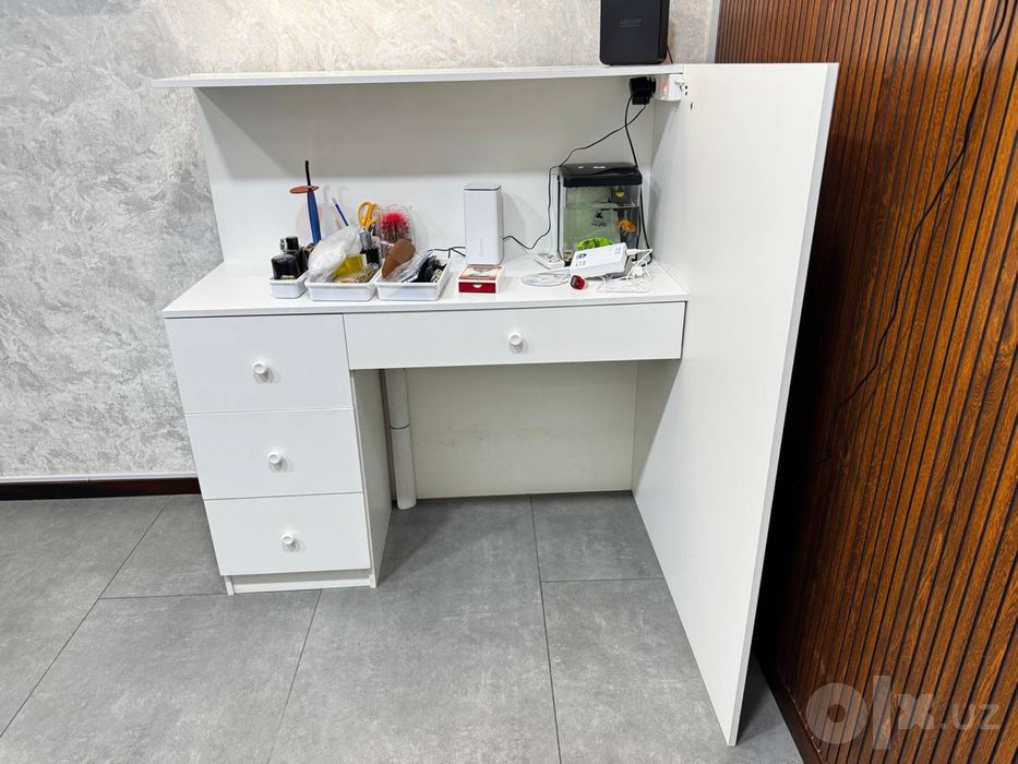 Ресешпн, стойка стол для вашего офиса