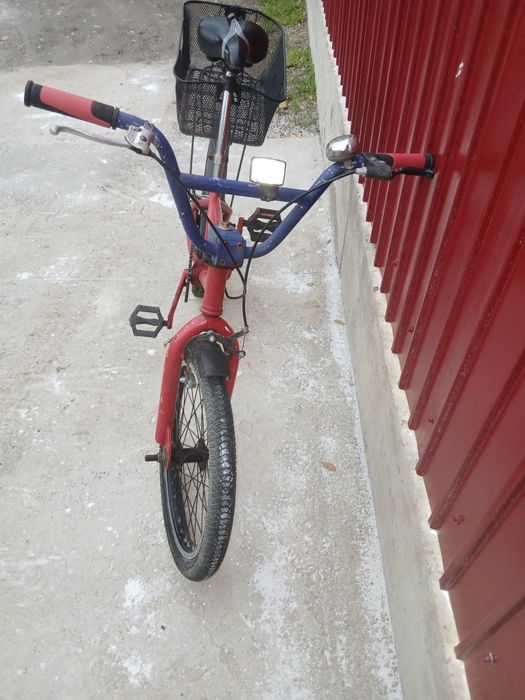Vând bicicletă BMX,ân perfectă stare de funcționare foarte rezistenta