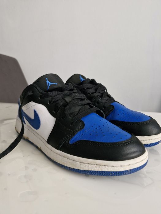 Vând jordan 200 lei marime 38 sunt original