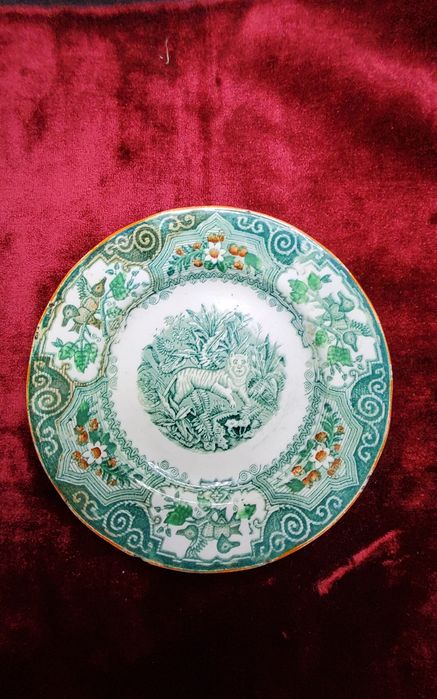 Фаянсовая тарелочка