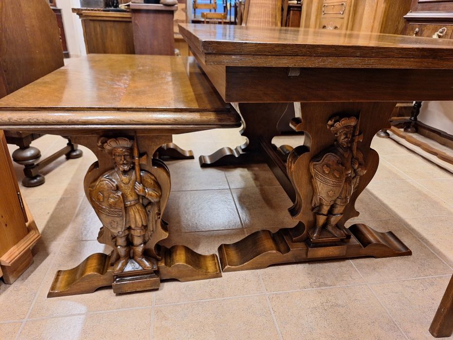 УНИКАТ! Маса за трапезария с богата дърворезба