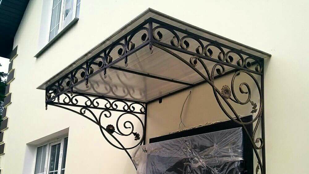 Элитные козырьки навесы Hi Tech naves из лексана под ключ.