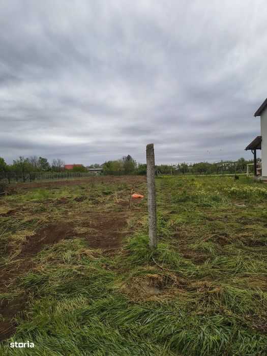 Teren intravilan de vânzare, 2067mp, utilități