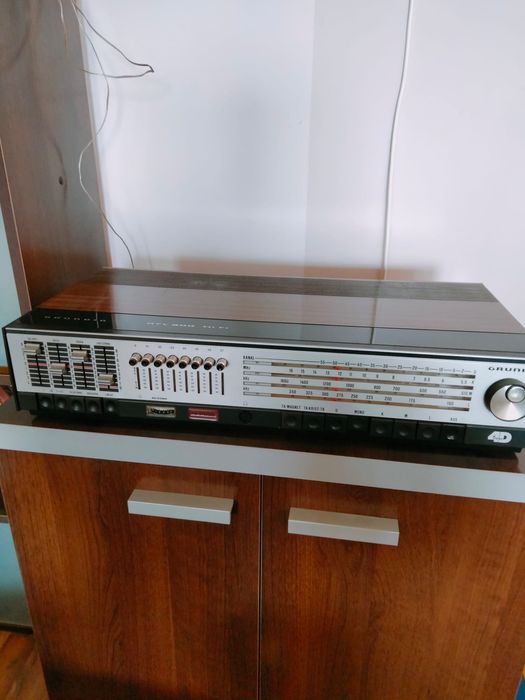 Vând radio Grundig RTV 900 HI-FI