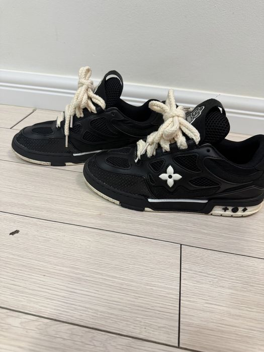 lv skate all black