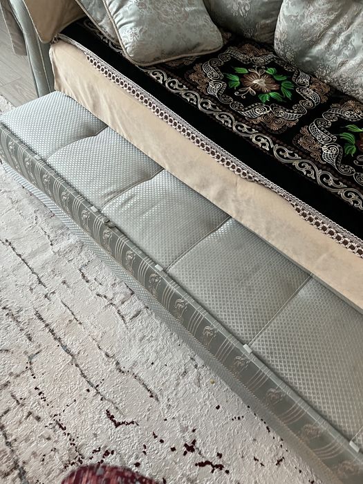 Продам диван угловой