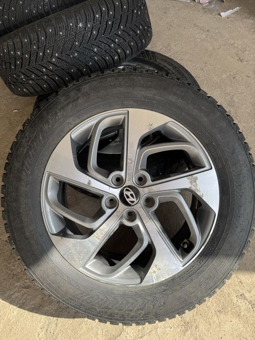 Продам зимнию резину с дисками