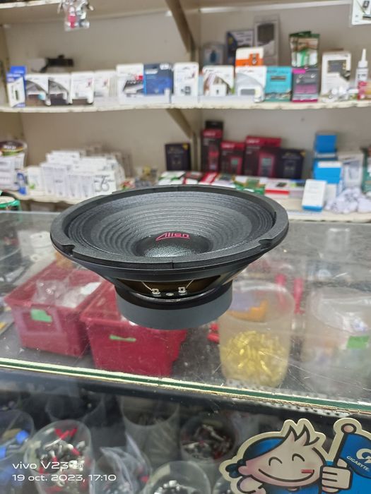 Vând difuzoare cu diametrul de 20cm 8inch