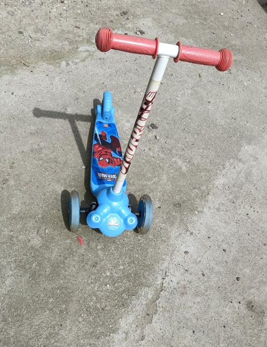 Trotinetă licență Spiderman