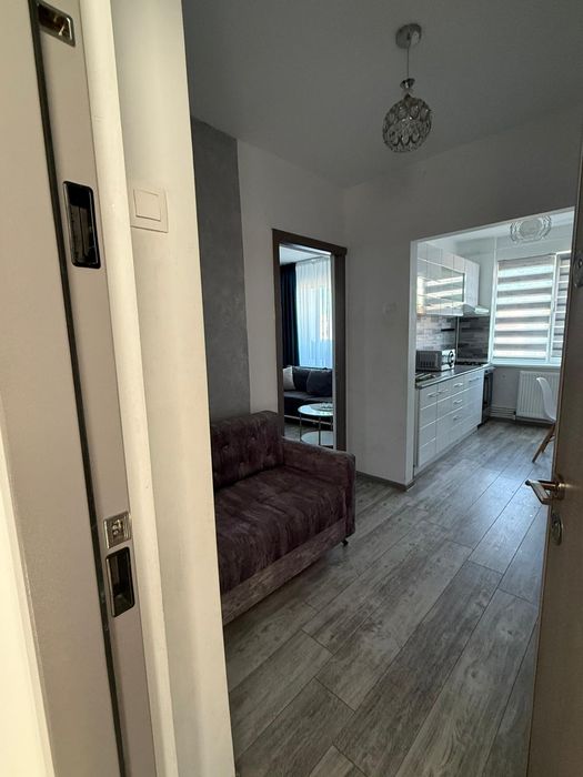 Persoana fizica,Inchiriez apartament cu 2 camere în centru