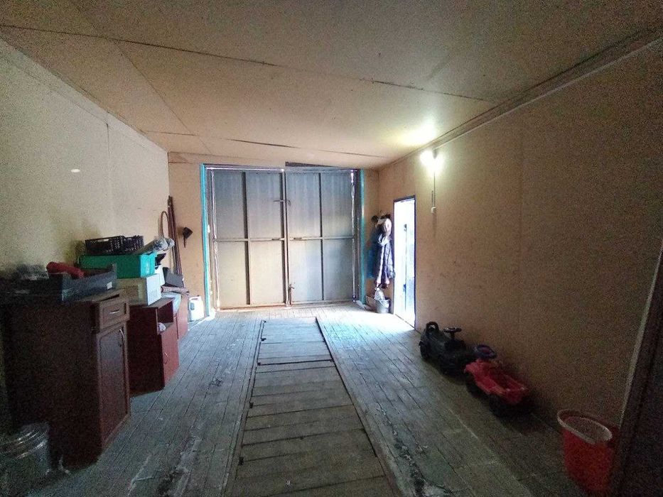 Продам дом с гаражом