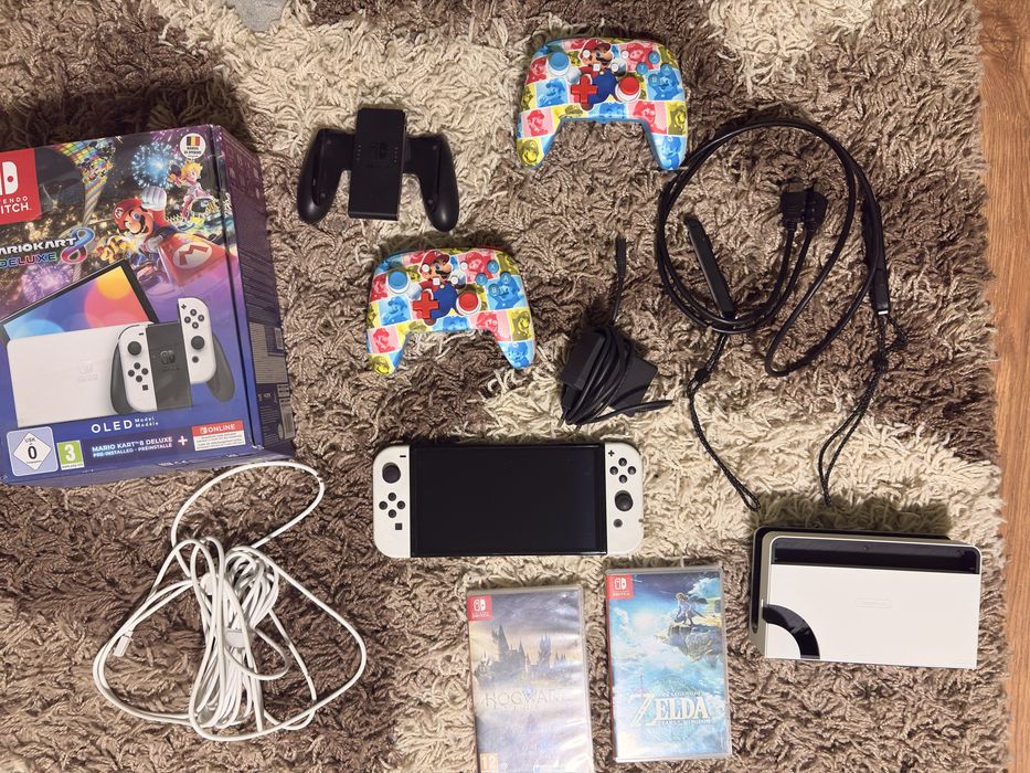 Nintendo Switch OLED – 128GB SD Card + 2 jocuri