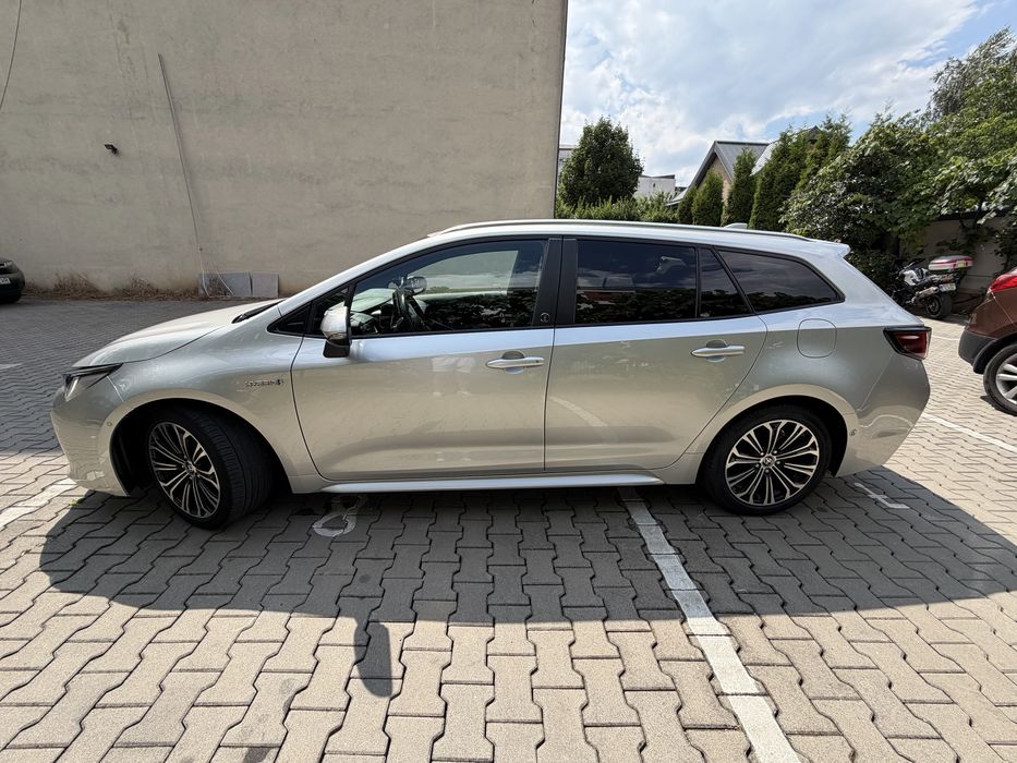 Toyota Corolla 1.8 Hybrid Automat | 2021 | 106.356 km | Dotări de Top | TEAM DEUTSCHLAND