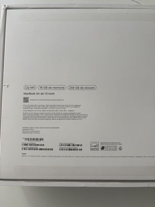 MacBook Air 13” M4 16GB RAM / 256GB SSD, nou, garantie 1 an, Sky Blue